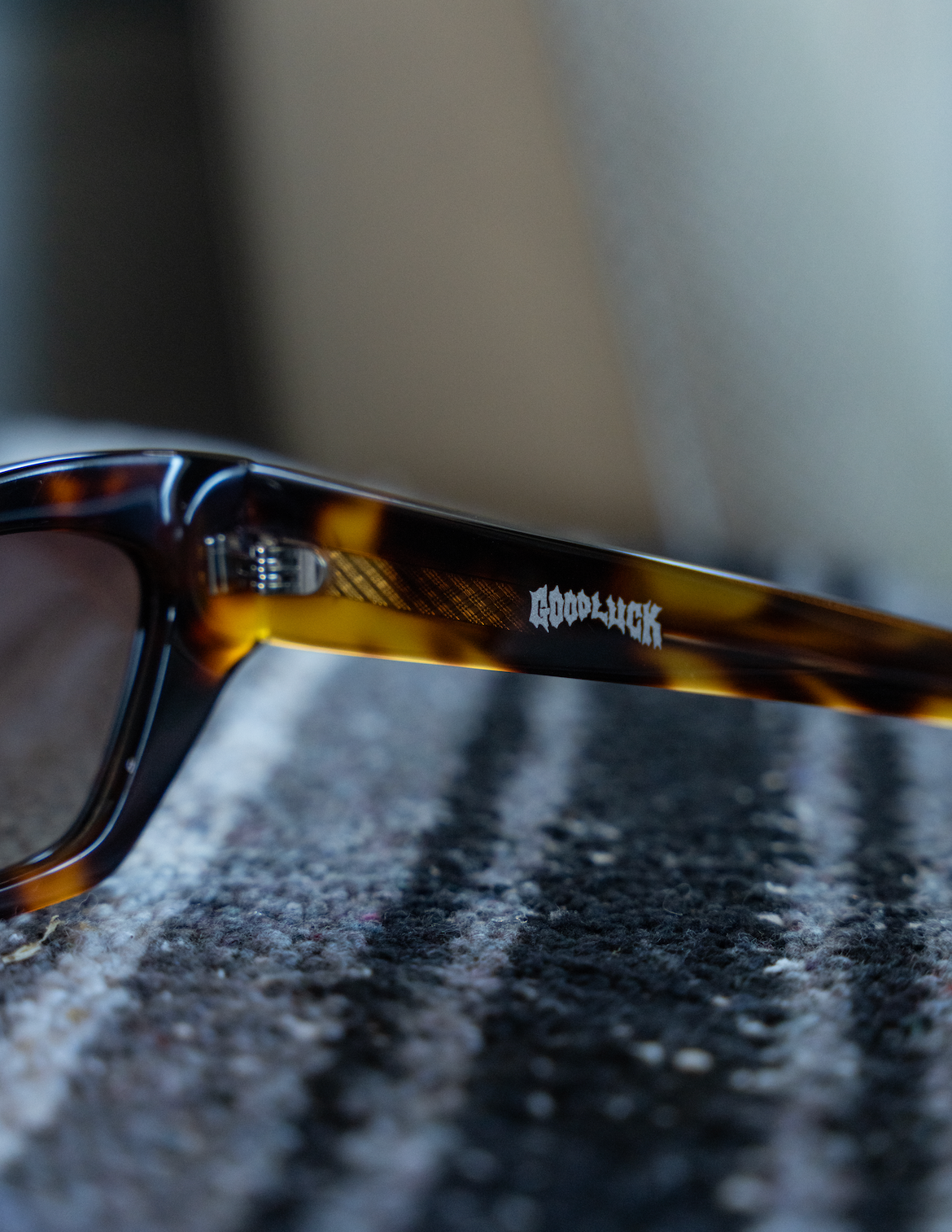 SUPPLY SUNGLASSES V.2 BARBED WIRE TORTOISE