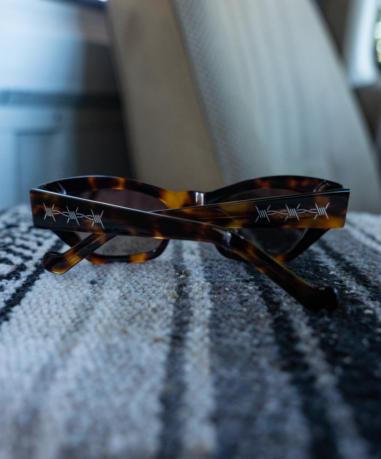 SUPPLY SUNGLASSES V.2 BARBED WIRE TORTOISE