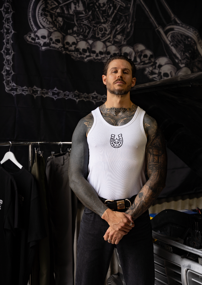 HORSE SHOE WHITE SINGLET